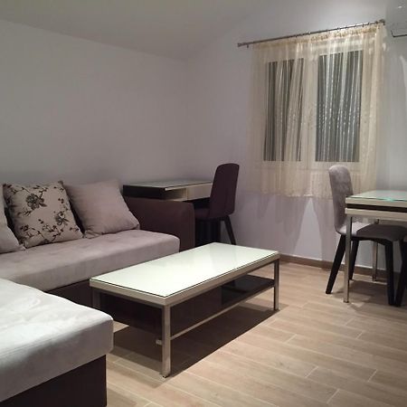 Apartments Tmv Dragovic Sveti Stefan Room photo
