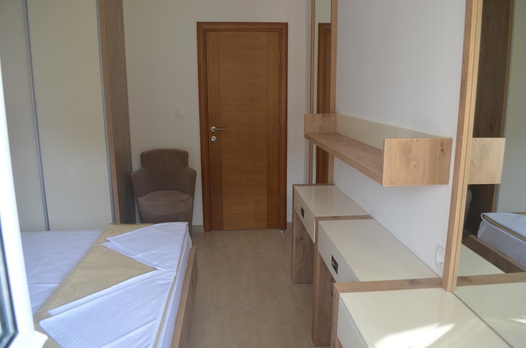 Apartments Tmv Dragovic Sveti Stefan Room photo