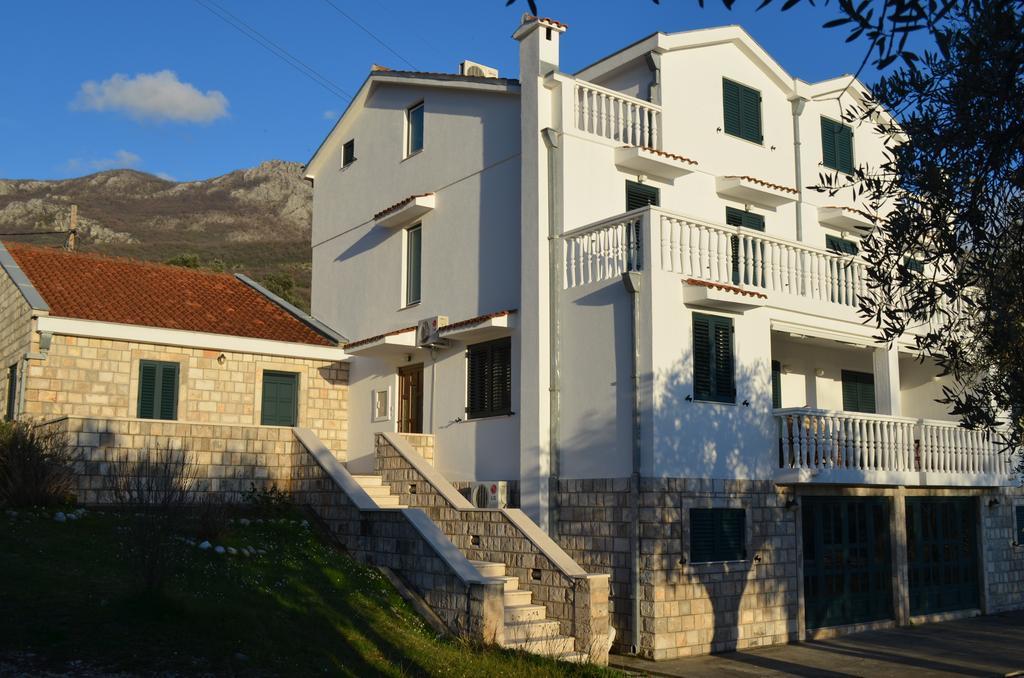 Apartments Tmv Dragovic Sveti Stefan Exterior photo